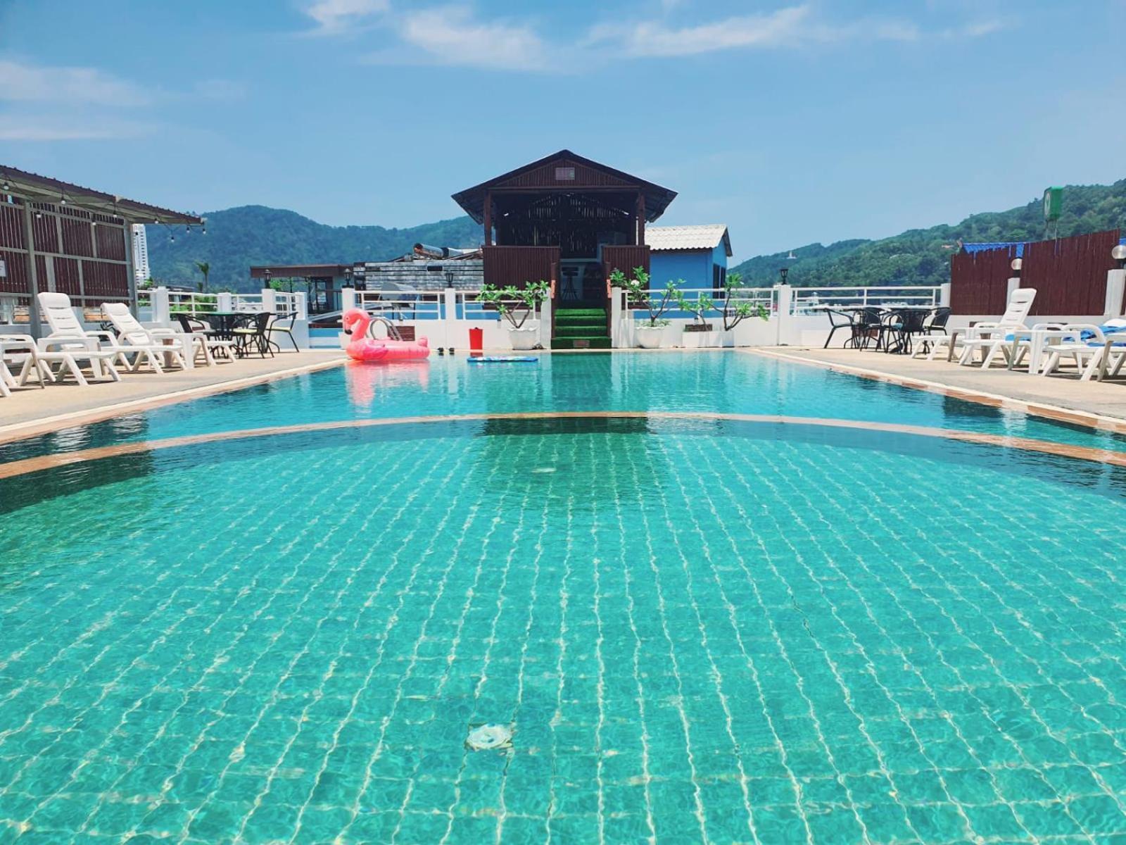 Issara Patong Beach Exterior foto