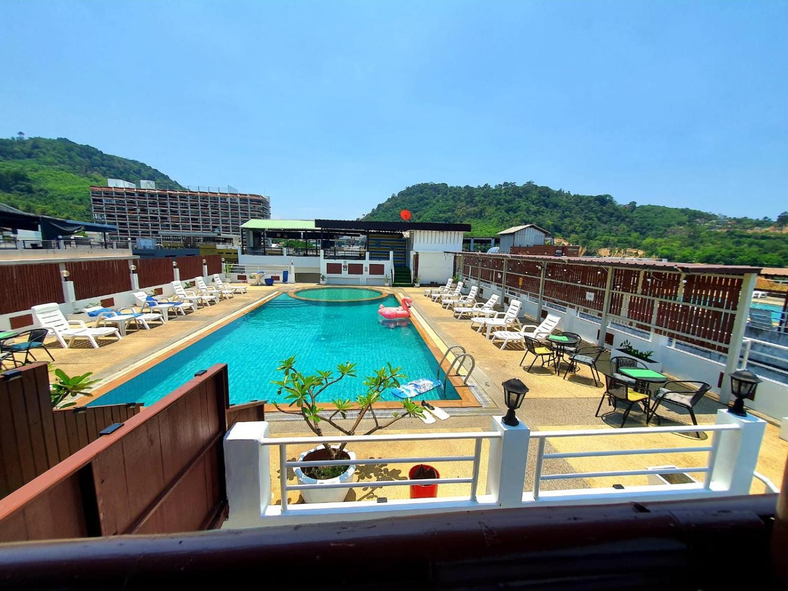 Issara Patong Beach Exterior foto