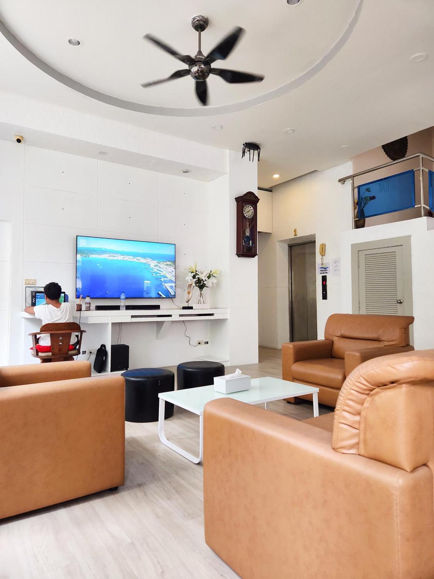 Issara Patong Beach Exterior foto