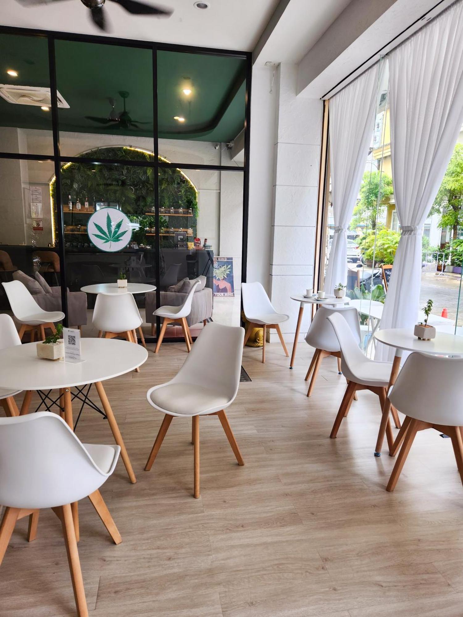Issara Patong Beach Exterior foto